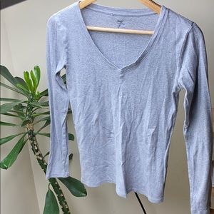 Gap favorite V-Neck size small